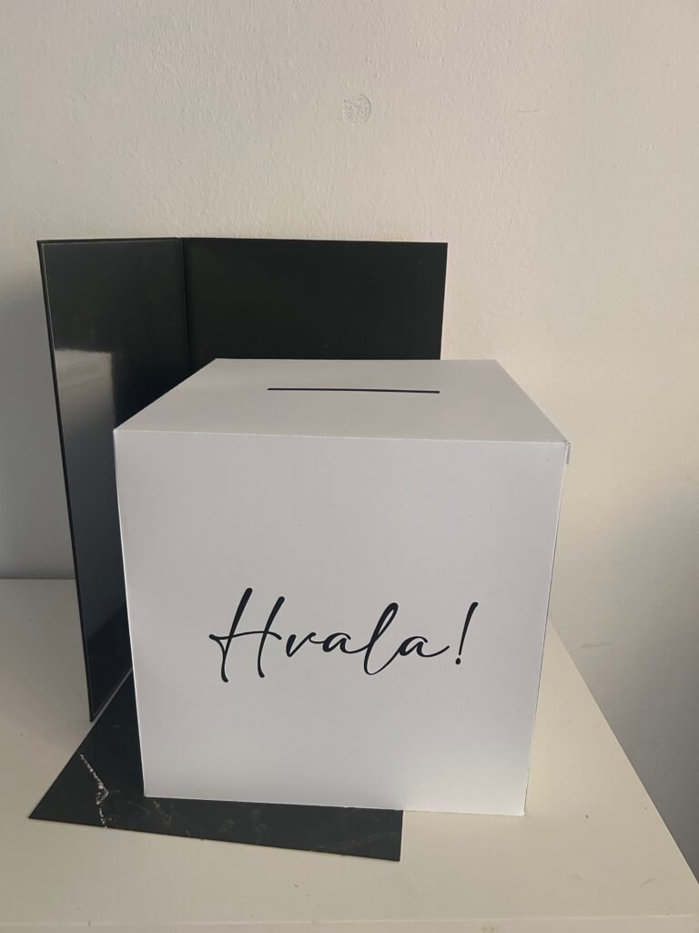 Personalizirana bijela kutija za kuverte s novcem za vjenčanje